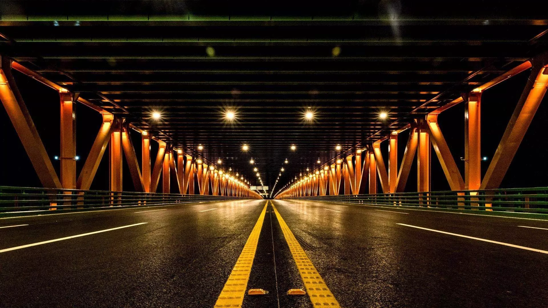 武漢楊泗港長(cháng)江大橋